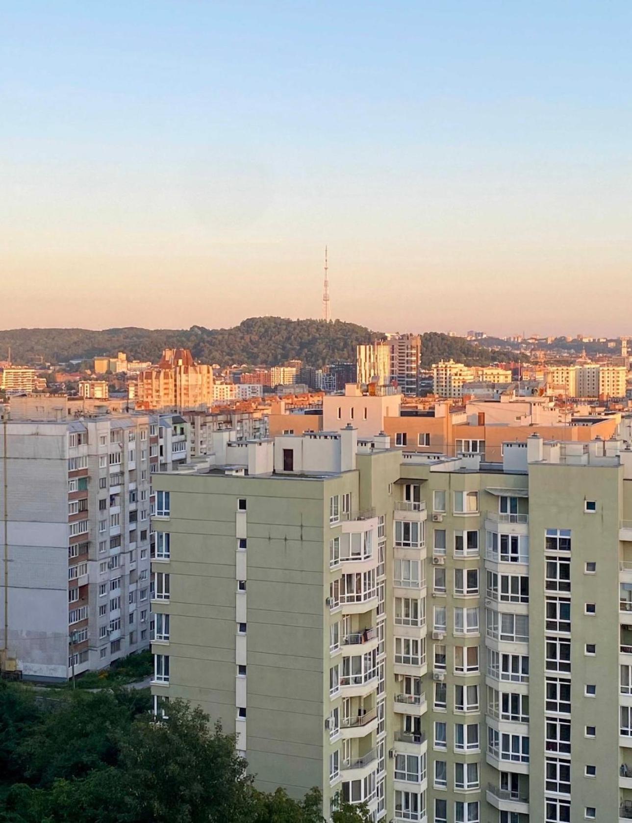 Апартаменти З Виглядом На Місто Leópolis Exterior foto
